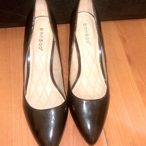 Black pumps heels